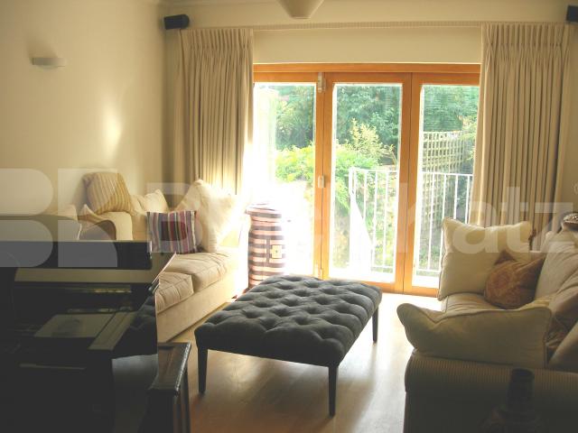 			4 Bedroom, 1 bath, 1 reception House			 Landsdowne Way, Stockwell/Vauxhall